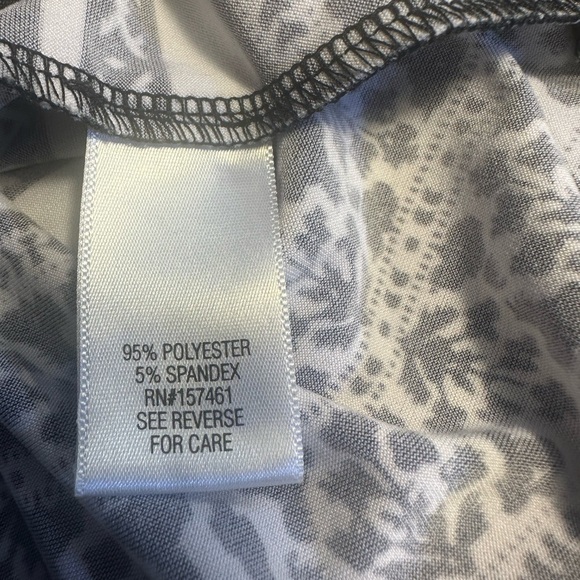 Ladies Croft and Barrow Top Dressy Black and White Business Casual - Picture 5 of 6